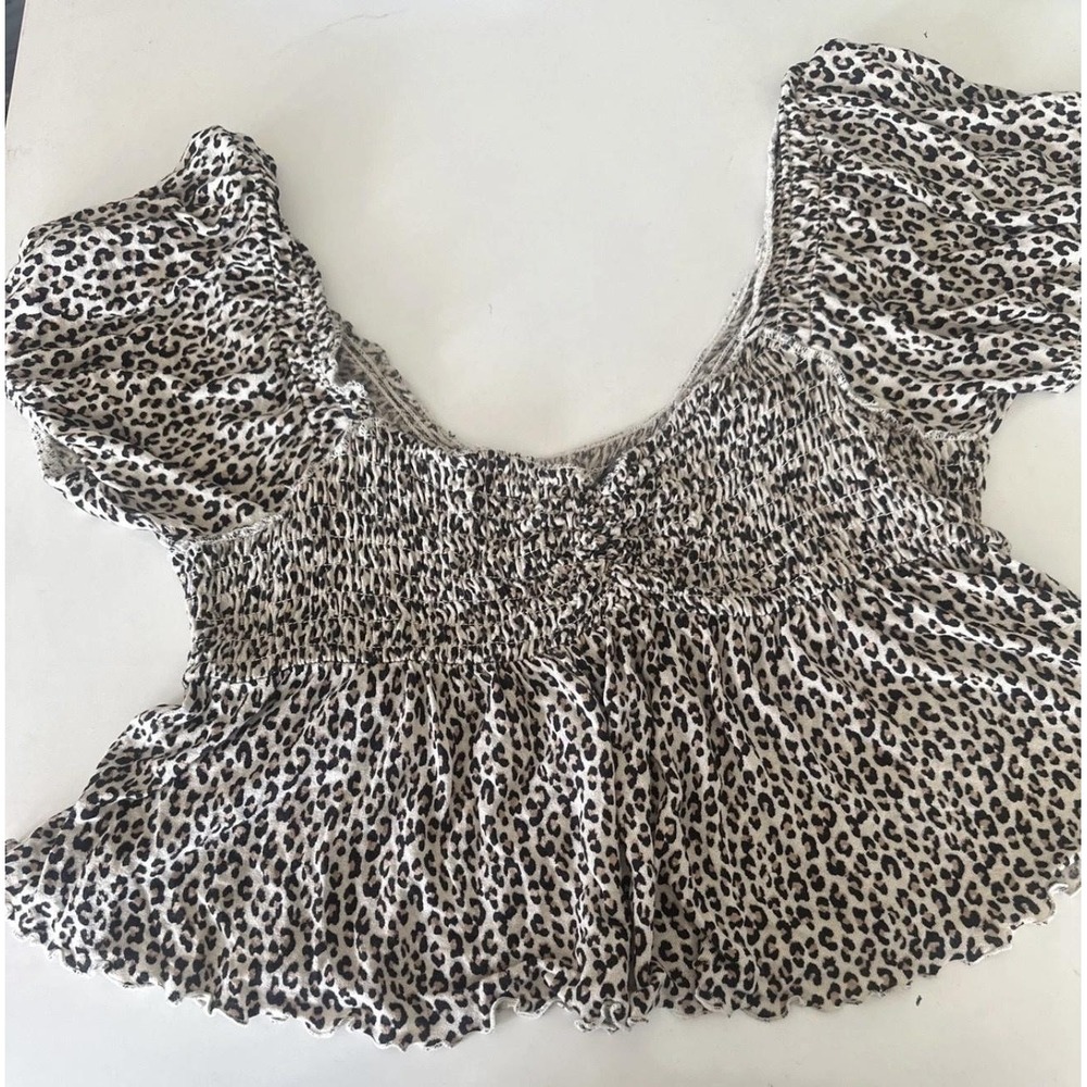 Urban Outfitters Blouse Womens Large Beige Leopard Smocked Puff Sleeve‎ Crop Top